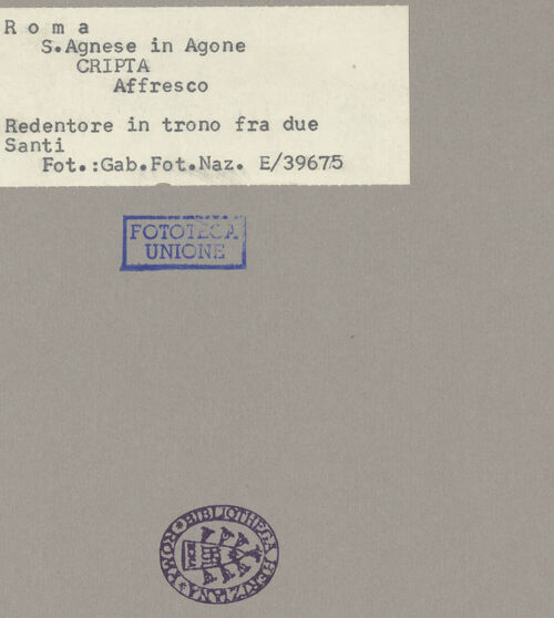 Rückseite von ICCD [https://www.deutsche-digitale-bibliothek.de/content/lizenzen/rv-ez/] Freskendekoration mit christlichen Motiven zwischen geometrischen und vegetabilen Ornamenten mit Tieren, Inschriften und EngelnChristus thronend zwischen zwei Engeln - Gesamtansicht, bh055502_recto. Foto.