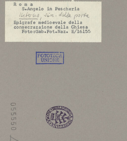 Rückseite von ICCD [https://www.deutsche-digitale-bibliothek.de/content/lizenzen/rv-ez/] Sant'Angelo in Pescheriamittelalterliche Weiheinschrift links von der Eingangstür - , bh055550_recto. Foto.