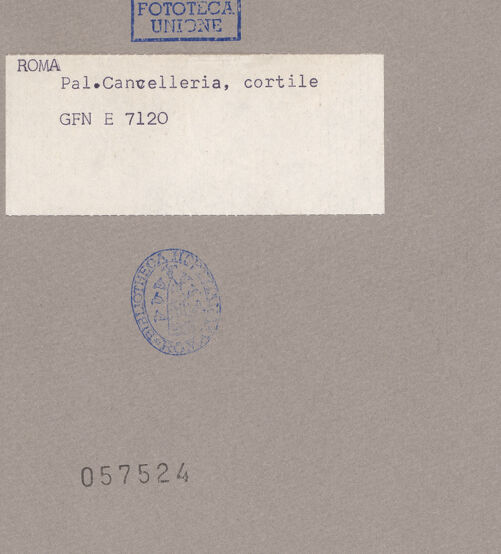 Rückseite von ICCD [https://www.deutsche-digitale-bibliothek.de/content/lizenzen/rv-ez/] Palazzo della Cancelleria - Ecke, bh057524_recto. Foto.