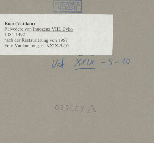 Rückseite von Vatikan [https://www.deutsche-digitale-bibliothek.de/content/lizenzen/rv-ez/] Belvedere von Innozenz VIII. Cybo - nach der Restaurierung von 1957, bh059007_recto. Foto.