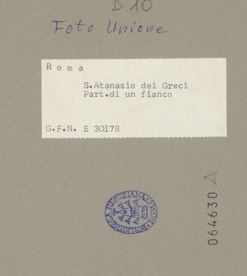 Rückseite von ICCD [https://www.deutsche-digitale-bibliothek.de/content/lizenzen/rv-ez/] Sant'Atanasio dei Greci - Außenansicht der Apsis, bh064630_recto. Foto.