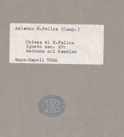 Rückseite von Sopr. BAS NA [https://www.deutsche-digitale-bibliothek.de/content/lizenzen/rv-ez/] San Felice MartireMadonna - Frontalansicht, bh069632_recto. Foto.