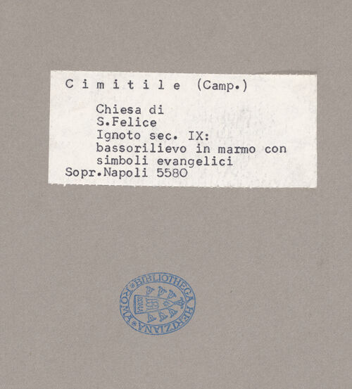 Rückseite von Sopr. BAS NA [https://www.deutsche-digitale-bibliothek.de/content/lizenzen/rv-ez/] Agnus Dei zwischen den Evangelistensymbolen des  Johannes und des Markus - Gesamtansicht, bh069650_recto. Foto.