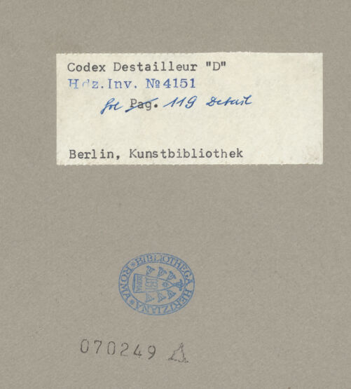 Rückseite von Kunstbibliothek [https://www.deutsche-digitale-bibliothek.de/content/lizenzen/rv-ez/] Codex Destailleur DVilla Lante: Fassade und Grundrisse von Gebäude und Hofumfassung - die unteren beiden Teilblätter, bh070249_recto. Foto.