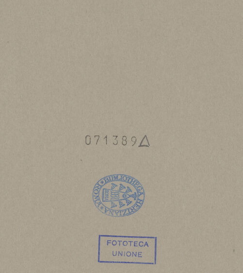 Rückseite von Alinari [https://www.deutsche-digitale-bibliothek.de/content/lizenzen/rv-ez/] Szenen aus dem Leben des heiligen Bernhardin von SienaChristus in der Mandorla und die Heiligen Berhardin, Antonius von Padua und Ludwig von Toulouse - Detail: zwei musizierende Engel links, bh071389_recto. Foto.