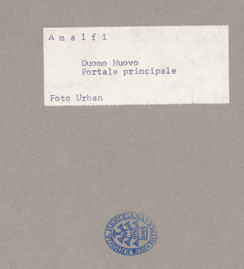 Rückseite von Urban [https://www.deutsche-digitale-bibliothek.de/content/lizenzen/rv-ez/] Rahmung des Portals - Rechte Seite, Detail, bh071768_recto. Foto: Urban, Thomas.