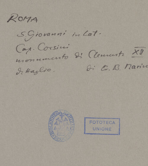 Rückseite von unbekannt [https://www.deutsche-digitale-bibliothek.de/content/lizenzen/rv-ez/] Grabmal Clemens' XII.antiker Porphyrsarkophag am Grabmal Clemens' XII. - , bh072454_recto. Foto.