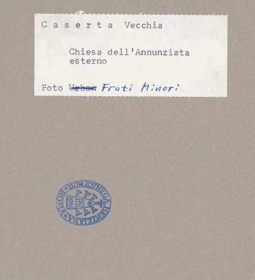 Rückseite von Foto Frati Minori [https://www.deutsche-digitale-bibliothek.de/content/lizenzen/rv-ez/] Chiesetta dell'AnnunziataHauptfassade - Teilansicht, bh072504_recto. Foto.