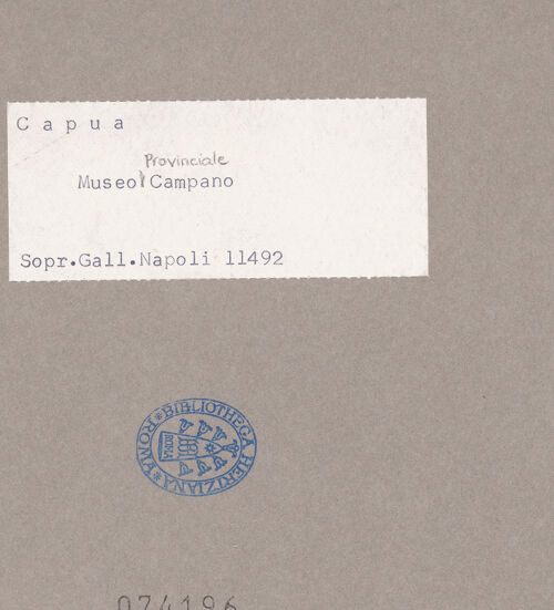 Rückseite von Sopr. BAS NA [https://www.deutsche-digitale-bibliothek.de/content/lizenzen/rv-ez/] Relief mit Löwe - Gesamtansicht, bh074196_recto. Foto.