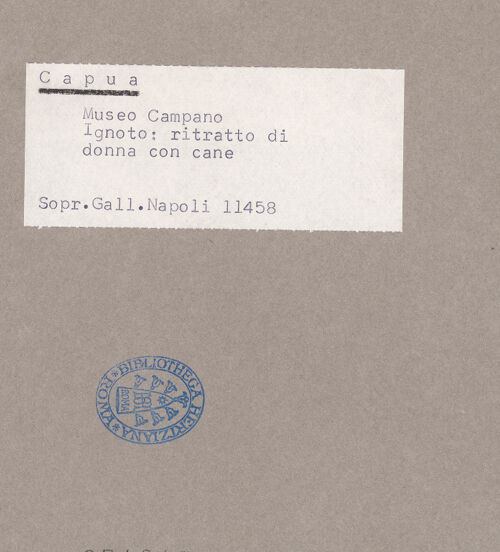 Rückseite von Sopr. BAS NA [https://www.deutsche-digitale-bibliothek.de/content/lizenzen/rv-ez/] Porträt einer Frau - Gesamtansicht, bh074245_recto. Foto.