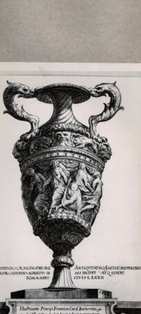 Rückseite von  [http://creativecommons.org/publicdomain/mark/1.0/] Die Vase - , bh075050. Foto.