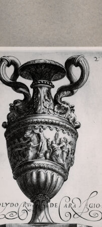 Rückseite von  [http://creativecommons.org/publicdomain/mark/1.0/] Die Vase - , bh075053. Foto.
