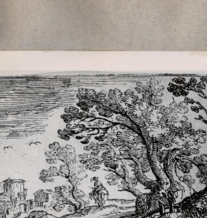 Rückseite von  [http://creativecommons.org/publicdomain/mark/1.0/] Die Landschaft - , bh076362. Foto.