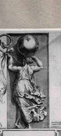 Rückseite von  [http://creativecommons.org/publicdomain/mark/1.0/] Figur mit Trompete und dem Wappen der Medici - , bh076704. Foto.