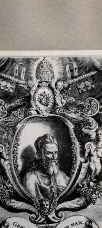 Rückseite von  [http://creativecommons.org/publicdomain/mark/1.0/] Papst Gregor XIII. - , bh076711. Foto.