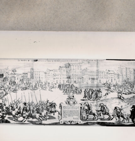 Rückseite von  [http://creativecommons.org/publicdomain/mark/1.0/] Berittener Waffenumzug der Edelmänner auf dem Hauptplatz Sienas - , bh076967. Foto.