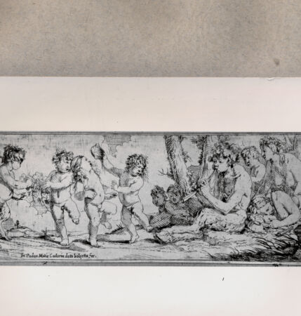 Rückseite von  [http://creativecommons.org/publicdomain/mark/1.0/] Tanzende und musizierende Putten und Satyre - , bh077007. Foto.