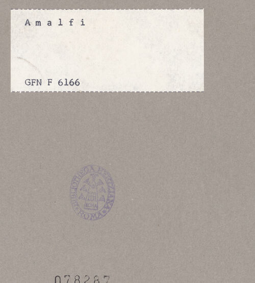 Rückseite von ICCD [https://www.deutsche-digitale-bibliothek.de/content/lizenzen/rv-ez/] Haus mit Tonnengewölbe, bh078287_recto. Foto.