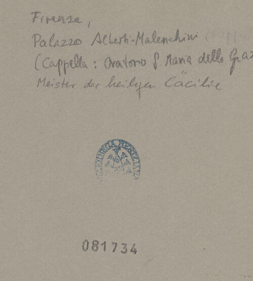 Rückseite von Alinari [https://www.deutsche-digitale-bibliothek.de/content/lizenzen/rv-ez/] Thronende Madonna mit Engeln - Gesamtansicht, bh081734_recto. Foto.