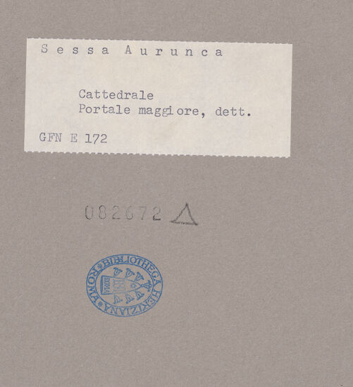 Rückseite von ICCD [https://www.deutsche-digitale-bibliothek.de/content/lizenzen/rv-ez/] Archivolte der mittleren ArkadeSzenen aus dem Leben des heiligen Petrus - Die Vision des Petrus: er sieht unreine Tiere auf dem Dach des Hauses Simons des Gerbers; Petrus und der Zenturio Cornelius; in Lydda heilt Petrus Aeneas, bh082672_recto. Foto.