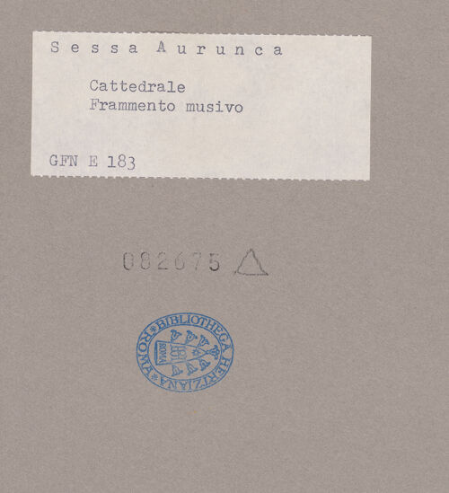 Rückseite von ICCD [https://www.deutsche-digitale-bibliothek.de/content/lizenzen/rv-ez/] Fragment der Chorschranke (?) - Gesamtansicht, bh082675_recto. Foto.