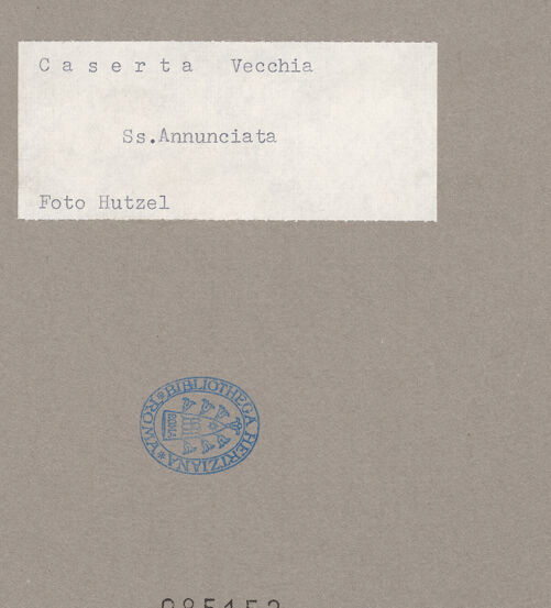 Rückseite von Hutzel, Max [https://www.deutsche-digitale-bibliothek.de/content/lizenzen/rv-ez/] Chiesetta dell'AnnunziataHauptfassade - Teilansicht, bh085152_recto. Foto: Hutzel, Max.