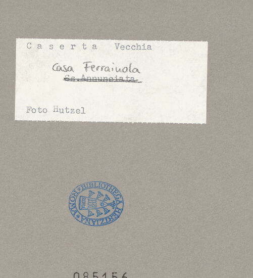 Rückseite von Hutzel, Max [https://www.deutsche-digitale-bibliothek.de/content/lizenzen/rv-ez/] Casa Ferraiuolo - vermauertes Biforium, bh085156_recto. Foto: Hutzel, Max.