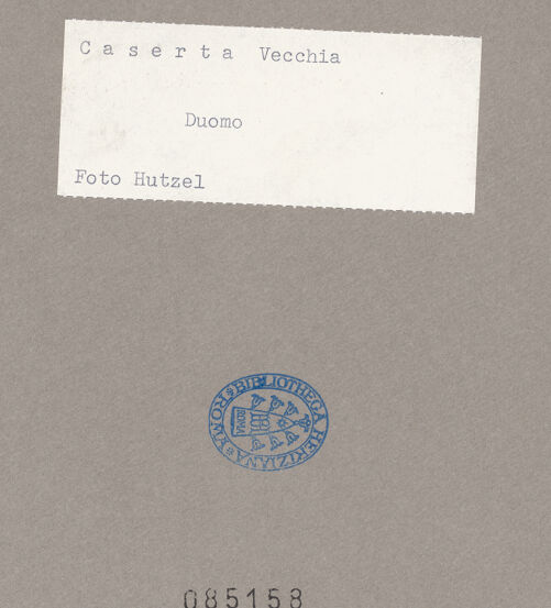 Rückseite von Hutzel, Max [https://www.deutsche-digitale-bibliothek.de/content/lizenzen/rv-ez/] Grabmal des Graf Francesco II della Ratta - Gesamtansicht, bh085158_recto. Foto: Hutzel, Max.