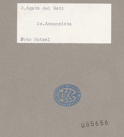 Rückseite von Hutzel, Max [https://www.deutsche-digitale-bibliothek.de/content/lizenzen/rv-ez/] Chiesa dell'Annunziata - Blick in Richtung Innenfassade, bh085656_recto. Foto: Hutzel, Max.