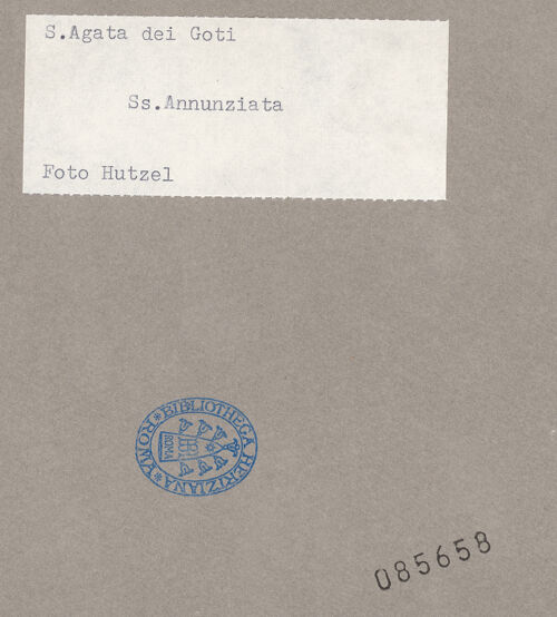 Rückseite von Hutzel, Max [https://www.deutsche-digitale-bibliothek.de/content/lizenzen/rv-ez/] Verkündigung - Predella, Seitenansicht, Detail, bh085658_recto. Foto: Hutzel, Max.