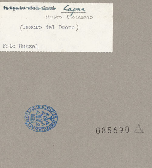 Rückseite von Hutzel, Max [https://www.deutsche-digitale-bibliothek.de/content/lizenzen/rv-ez/] Einband des Evangeliars bischofs Alfanus - Majestas Domini, bh085690_recto. Foto: Hutzel, Max.