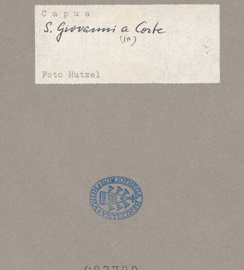 Rückseite von Hutzel, Max [https://www.deutsche-digitale-bibliothek.de/content/lizenzen/rv-ez/] San Giovanni in Corte - Fassade, Teilansicht, bh087780_recto. Foto: Hutzel, Max.