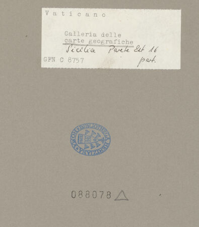 Rückseite von ICCD [https://www.deutsche-digitale-bibliothek.de/content/lizenzen/rv-ez/] Landkarte von Sizilien mit Stadtplänen von Messina, Syrakus, Palermo - parete Est 16 part., "Missina, Syracusa, Panormus", bh088078_recto. Foto.