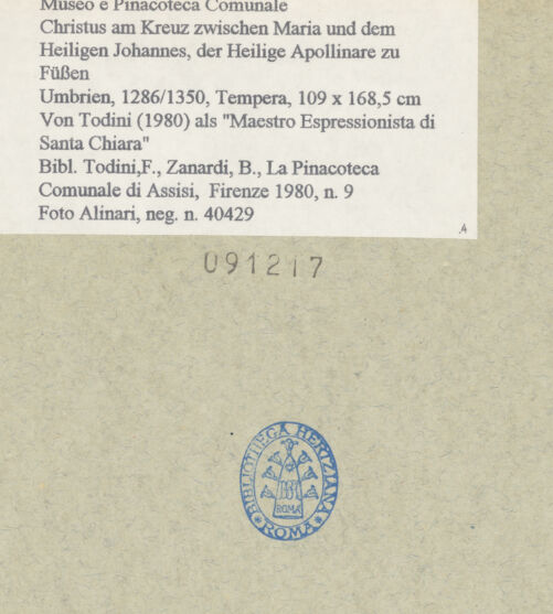 Rückseite von Alinari [https://www.deutsche-digitale-bibliothek.de/content/lizenzen/rv-ez/] Christus am Kreuz zwischen Maria und Johannes dem Evangelisten, darunter der heilige Apollinaris in Verehrung - , bh091217_recto. Foto.