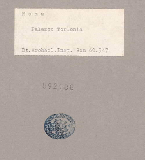 Rückseite von DAI [https://www.deutsche-digitale-bibliothek.de/content/lizenzen/rv-fz/] Allegorische Szenen - Obere Längsseite: Allegorien der Architektur und Malerei und Medaillon mit antiker Kampfszene, bh092108_recto. Foto.