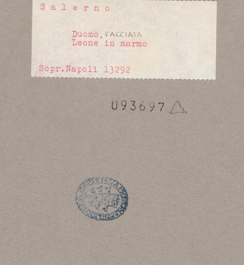 Rückseite von Sopr. BAS NA [https://www.deutsche-digitale-bibliothek.de/content/lizenzen/rv-ez/] Mittleres PortalLöwe (rechts) - Seitenansicht, bh093697_recto. Foto.