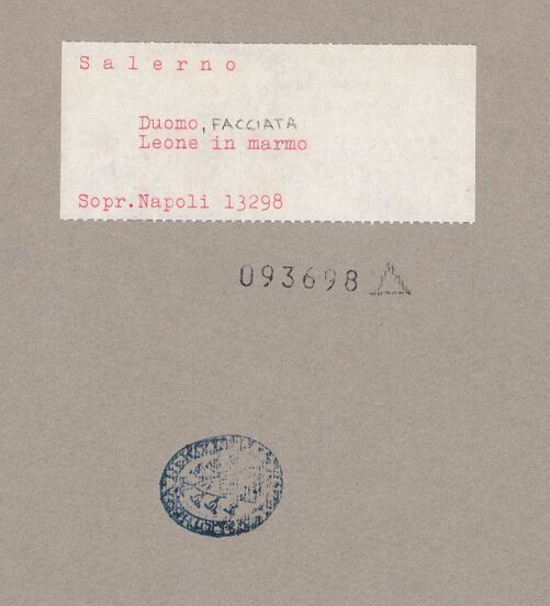 Rückseite von Sopr. BAS NA [https://www.deutsche-digitale-bibliothek.de/content/lizenzen/rv-ez/] Mittleres PortalLöwe (rechts) - Frontalansicht, bh093698_recto. Foto.