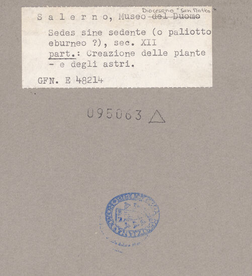 Rückseite von ICCD [https://www.deutsche-digitale-bibliothek.de/content/lizenzen/rv-ez/] Szenen aus dem Neuen und Alten TestamentDas trockene Land erscheint und bringt alle Arten von Pflanzen hervor; Erschaffung von Sonne, Mond und Sternen - Gesamtansicht, bh095063_recto. Foto.