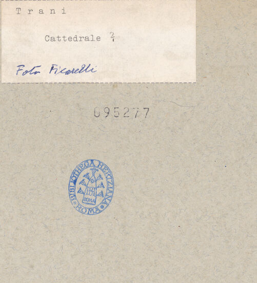 Rückseite von Ficarelli, Bari [https://www.deutsche-digitale-bibliothek.de/content/lizenzen/rv-ez/] HauptportalTürpfosten: Szenen aus dem alten Testament und Propheten - Linker Türpfosten, Jakobs Traum, bh095277_recto. Foto: Ficarelli, Michele.