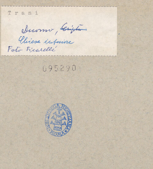 Rückseite von Ficarelli, Bari [https://www.deutsche-digitale-bibliothek.de/content/lizenzen/rv-ez/] CattedraleUnterkircheCripta di San Nicola - Blick auf die Hauptapsis von Südwesten (links: Nordapsis), bh095290_recto. Foto: Ficarelli, Michele.