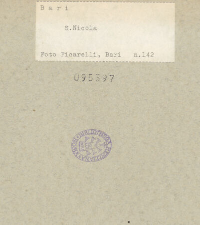 Rückseite von Ficarelli, Bari [https://www.deutsche-digitale-bibliothek.de/content/lizenzen/rv-ez/] Mosaikfußboden des Presbyteriums - Gesamtansicht von Südwesten, bh095397_recto. Foto: Ficarelli, Michele.