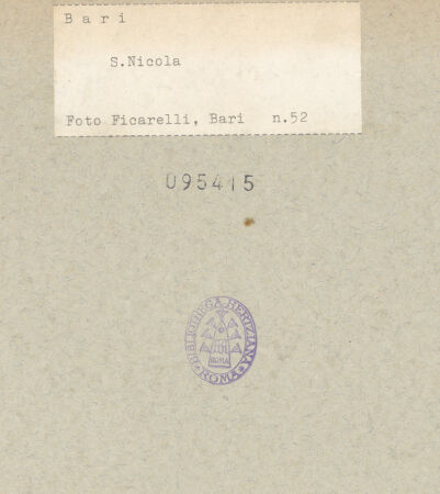 Rückseite von Ficarelli, Bari [https://www.deutsche-digitale-bibliothek.de/content/lizenzen/rv-ez/] San NicolaMittelschiff - Seitenansicht von Nordwesten, bh095415_recto. Foto: Ficarelli, Michele.