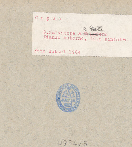 Rückseite von Hutzel, Max [https://www.deutsche-digitale-bibliothek.de/content/lizenzen/rv-ez/] San Salvatore Maggiore a CorteLinke Seitenfassade (Südfassade) - Seitenansicht, bh095475_recto. Foto: Hutzel, Max.