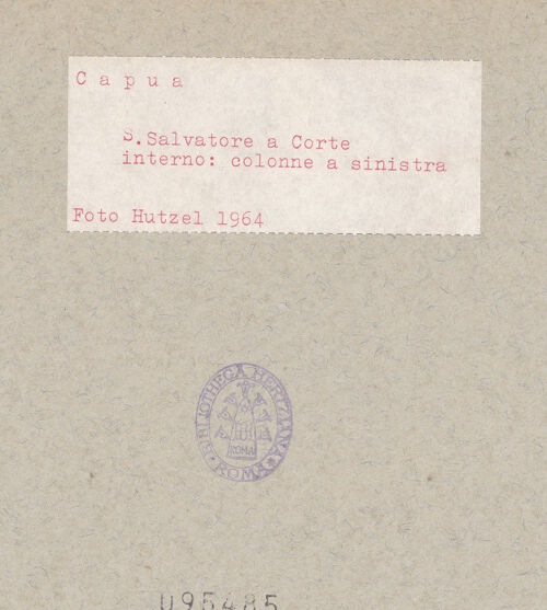 Rückseite von Hutzel, Max [https://www.deutsche-digitale-bibliothek.de/content/lizenzen/rv-ez/] San Salvatore Maggiore a Corte - Linke Arkade, bh095485_recto. Foto: Hutzel, Max.