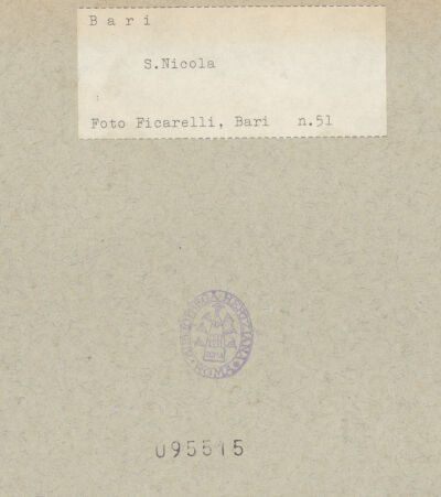 Rückseite von Ficarelli, Bari [https://www.deutsche-digitale-bibliothek.de/content/lizenzen/rv-ez/] San NicolaMittelschiff - Ansicht von Osten, bh095515_recto. Foto: Ficarelli, Michele.