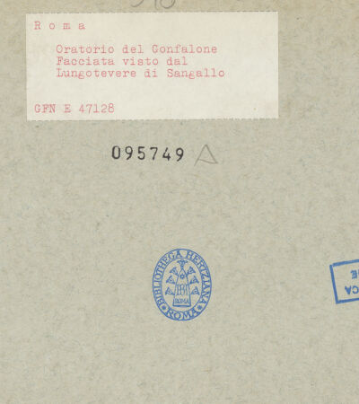 Rückseite von ICCD [https://www.deutsche-digitale-bibliothek.de/content/lizenzen/rv-ez/] Oratorio del Gonfalone - Fassade; Schrägsicht, bh095749_recto. Foto.