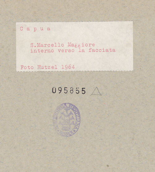 Rückseite von Hutzel, Max [https://www.deutsche-digitale-bibliothek.de/content/lizenzen/rv-ez/] San Marcello Maggiore - Ansicht nach der Innenfassade, bh095855_recto. Foto: Hutzel, Max.