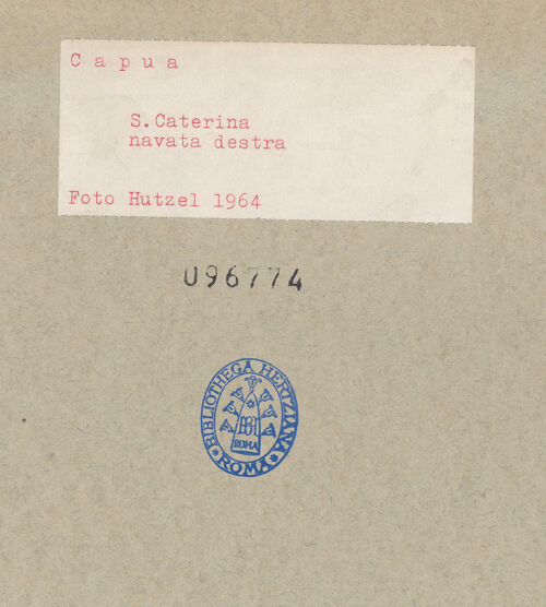 Rückseite von Hutzel, Max [https://www.deutsche-digitale-bibliothek.de/content/lizenzen/rv-ez/] Santa CaterinaRechtes Seitenschiff - Blick zum Presbyterium, bh096774_recto. Foto: Hutzel, Max.