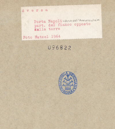 Rückseite von Hutzel, Max [https://www.deutsche-digitale-bibliothek.de/content/lizenzen/rv-ez/] Porta Napoli - Detail, bh096822_recto. Foto: Hutzel, Max.