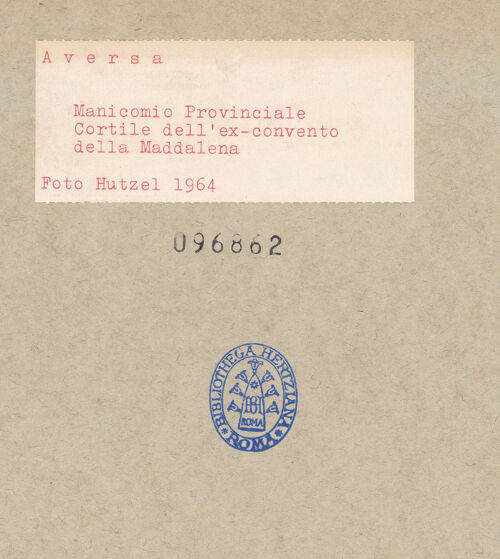 Rückseite von Hutzel, Max [https://www.deutsche-digitale-bibliothek.de/content/lizenzen/rv-ez/] Santa Maria Maddalena - Ansicht einer Galerie, bh096862_recto. Foto: Hutzel, Max.